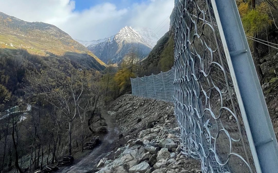 Interventi di mitigazione del rischio di caduta massi a protezione delle strade regionali n.17 di Roisan e n.28 per Valpelline